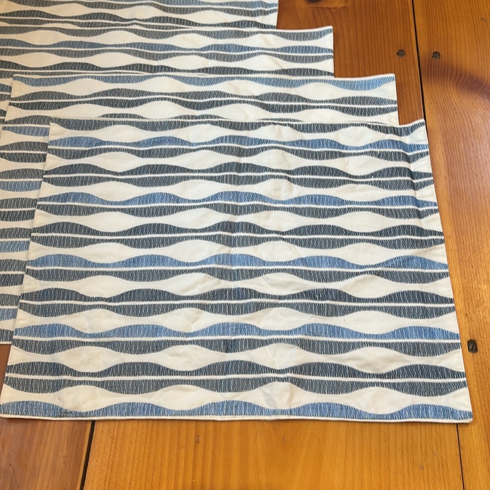 Set/7 CRATE & BARREL 14”x19” Blue White Frequency Patterned Placemats